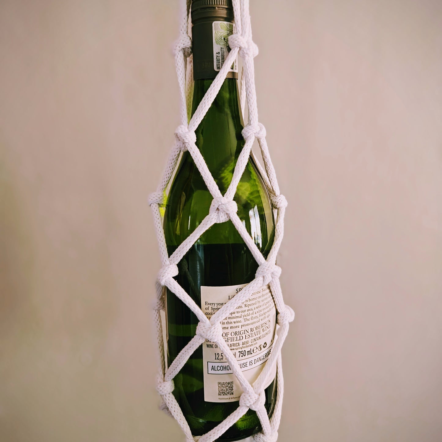 Handmade Macramé Wine Bottle Holder - Snow White